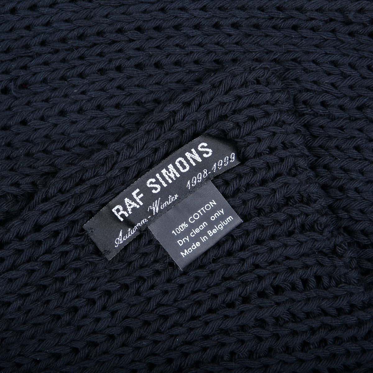 Raf Simons A/W 1998-1999 Radioactivity Knitted Scarf – akaibu.co