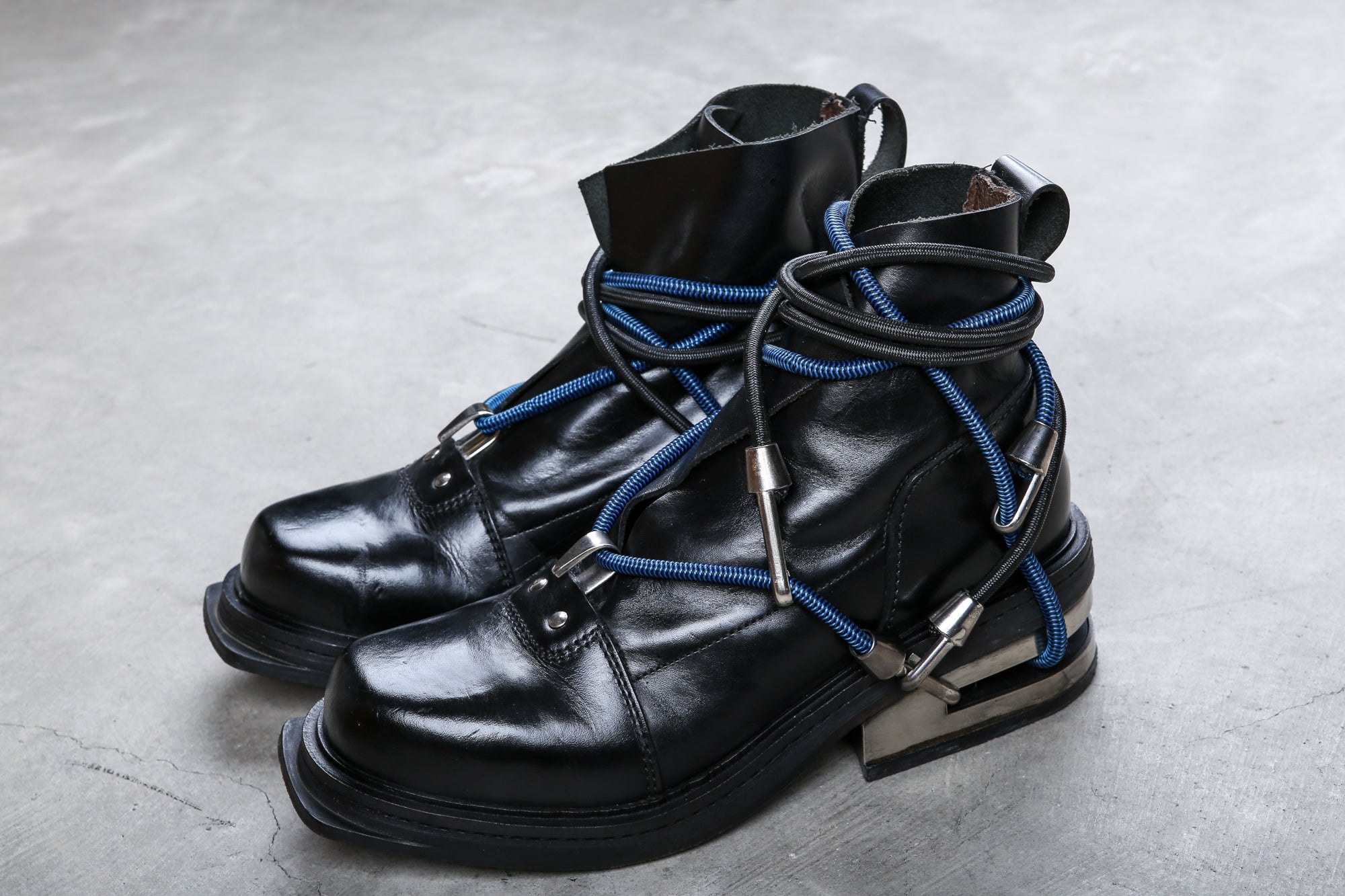 Dirk Bikkembergs black mountaineering boots with blue elastic (41