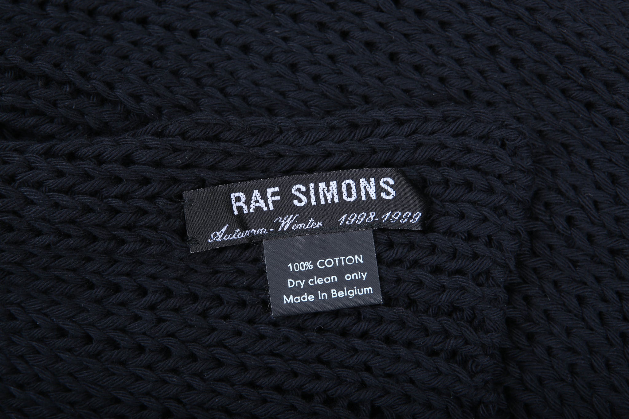 Raf Simons A/W 1998-1999 Radioactivity Knitted Scarf