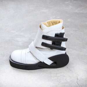 20471120 White Ski Boots SS/99