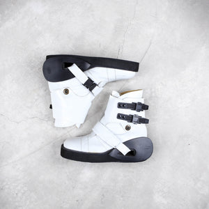 20471120 White Ski Boots SS/99