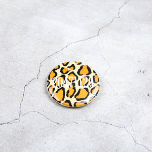 20471120 Leopard Pin Badge SS/98 "Yikes"