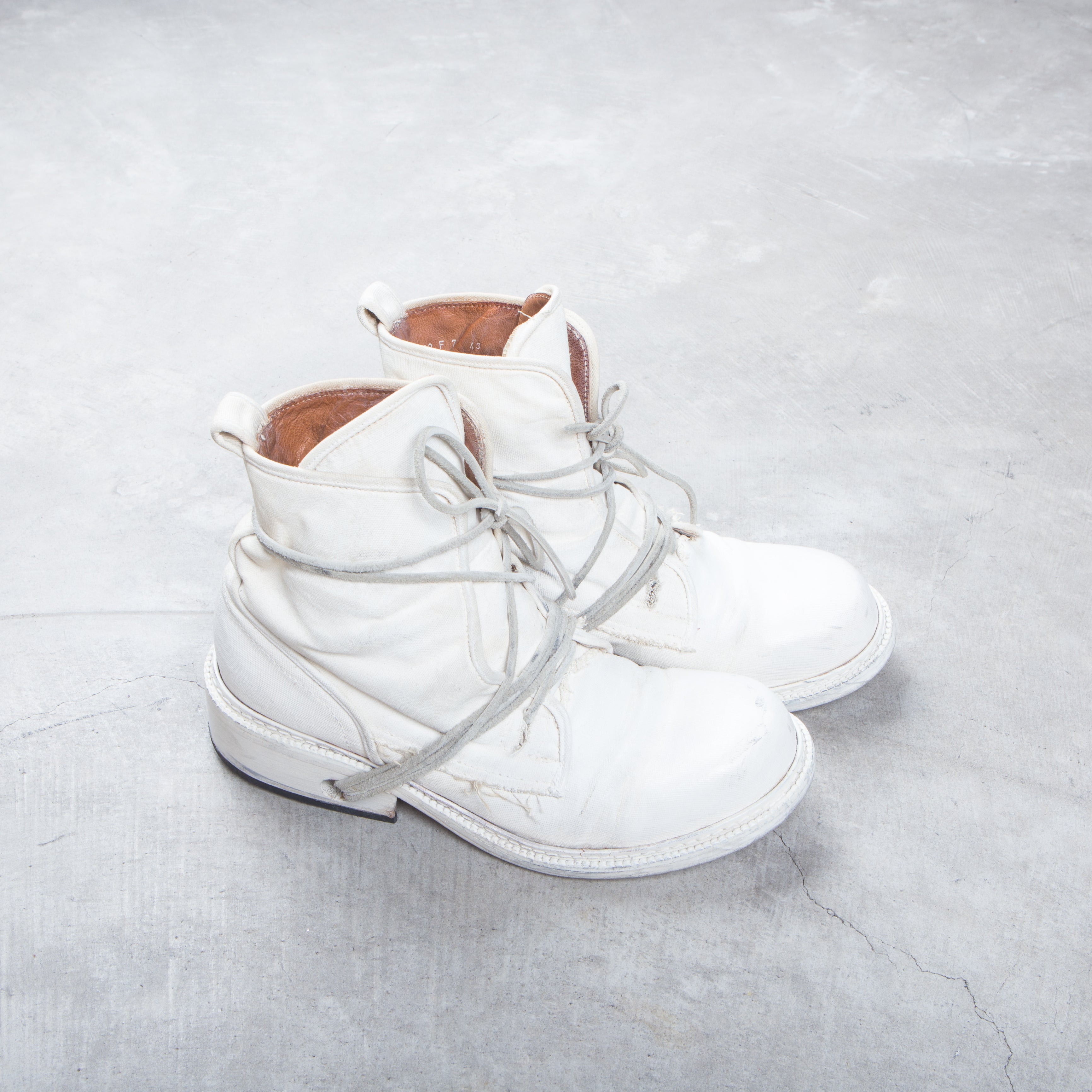 Dirk Bikkembergs White Waxed Lace Through Heel Boots – akaibu.co